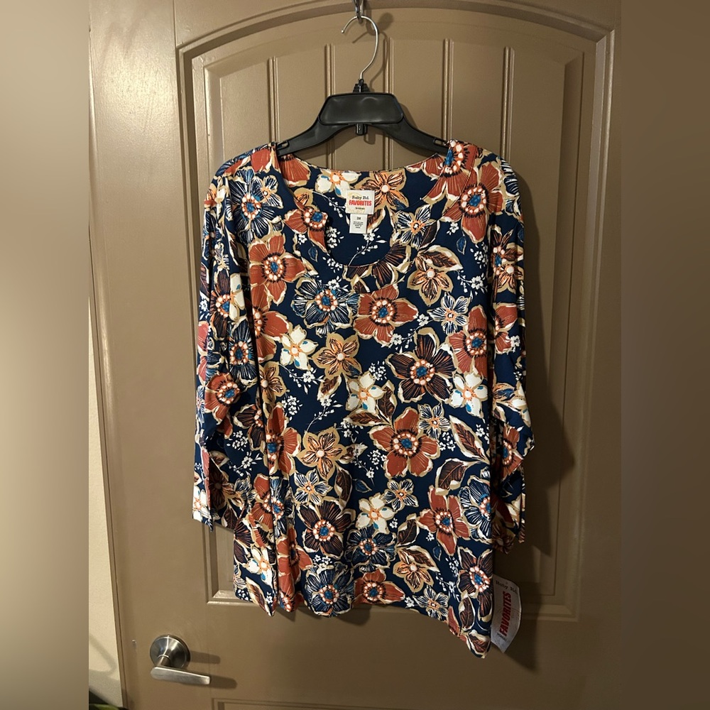 Ruby Road NWT earth tones floral blouse! Size 3X. 3/4 length sleeves.